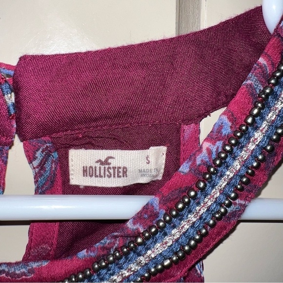 Hollister Burgundy Halter Beaded Neckline Floral Tank Blouse Size Small - Picture 4 of 13